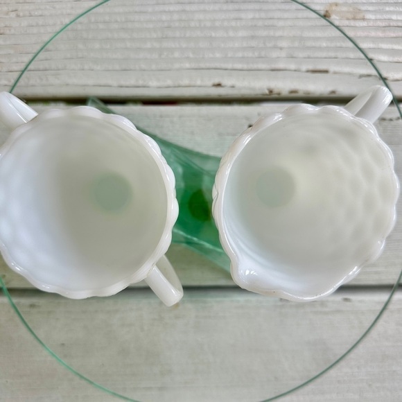 ANCHOR HOCKING, BUBBLE MILK GLASS, SUGAR BOWL & CREAMER SET. - Picture 2 of 11